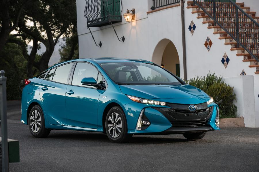 Toyota Prius Prime 2016 года  (NA) (фото 17 из 55)